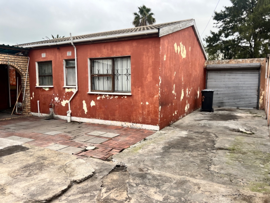 To Let 2 Bedroom Property for Rent in Palm Park Western Cape